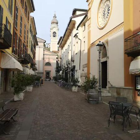 Poeti&Misultin. Poesia E Vacanza Sul Lago 梅纳焦 外观 照片